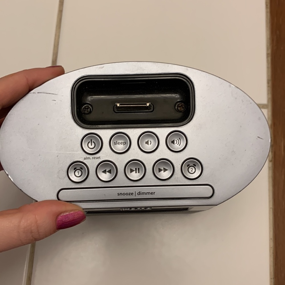 iHOME Alarm Clock - Picture 2 of 4